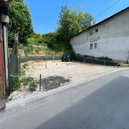 Alifakovac Apartament *